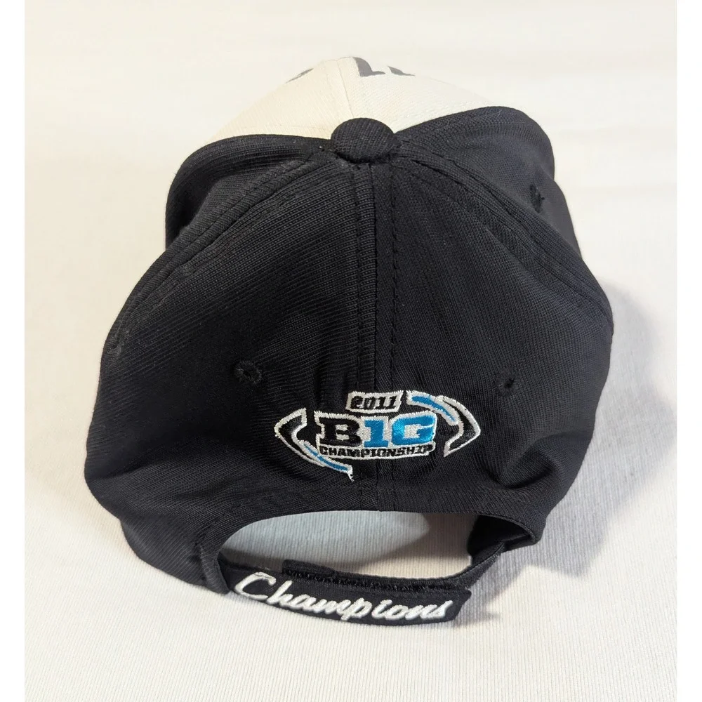 Wisconsin Badgers Hat 2011 Big Ten Champions Football Locker Room Strapback Cap